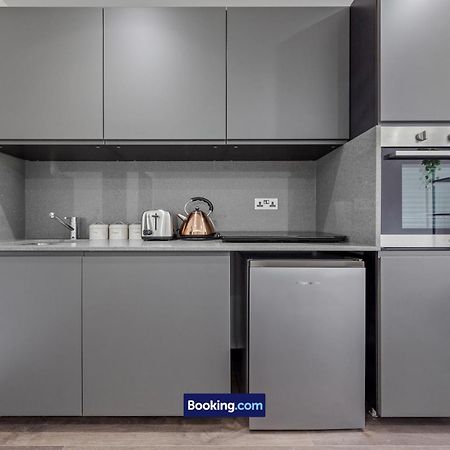 Stylish Studio Apt By Stay Smart Short Lets & Serviced Accommodation Woodstock With Free Wifi Londres Extérieur photo