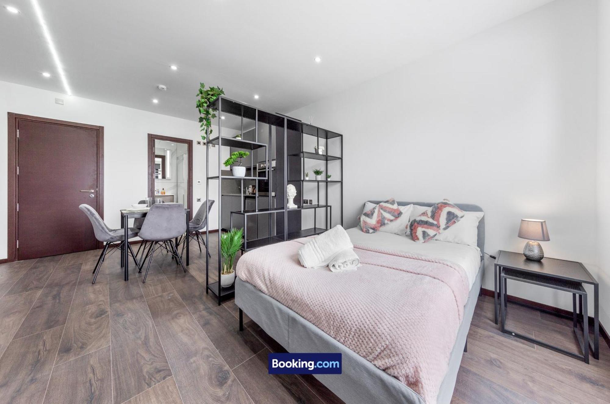 Stylish Studio Apt By Stay Smart Short Lets & Serviced Accommodation Woodstock With Free Wifi Londres Extérieur photo