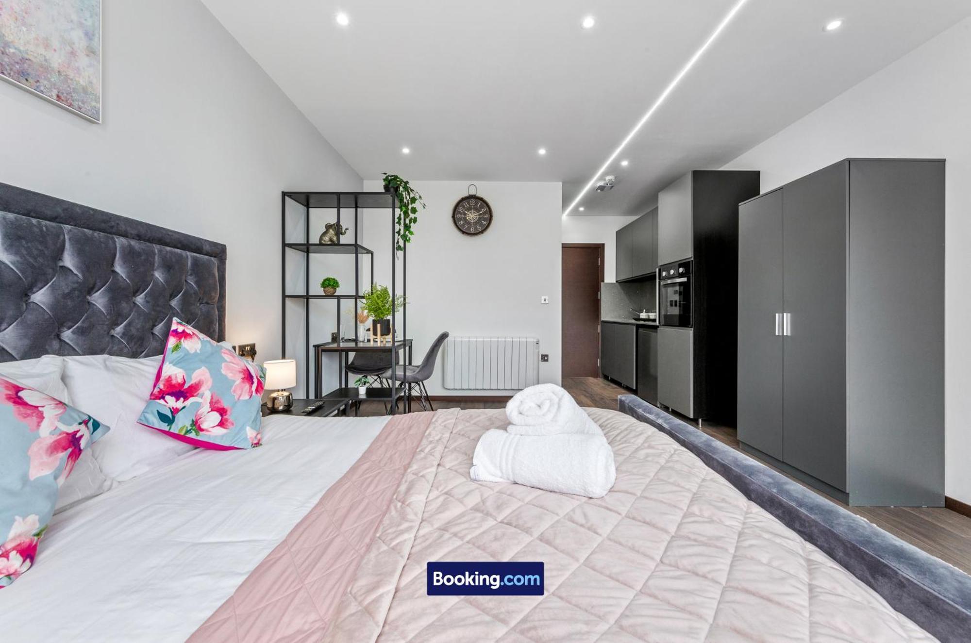 Stylish Studio Apt By Stay Smart Short Lets & Serviced Accommodation Woodstock With Free Wifi Londres Extérieur photo