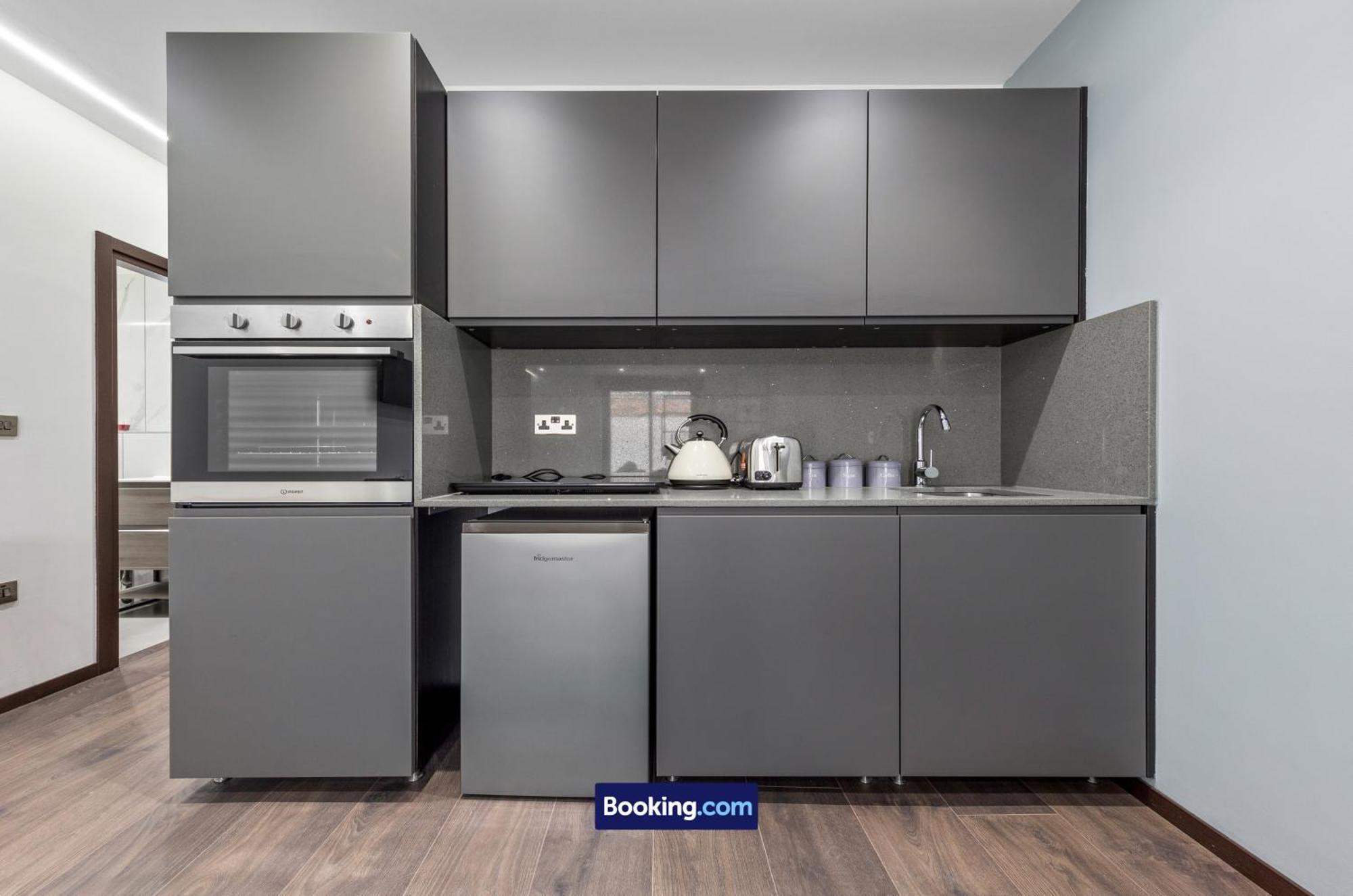 Stylish Studio Apt By Stay Smart Short Lets & Serviced Accommodation Woodstock With Free Wifi Londres Extérieur photo