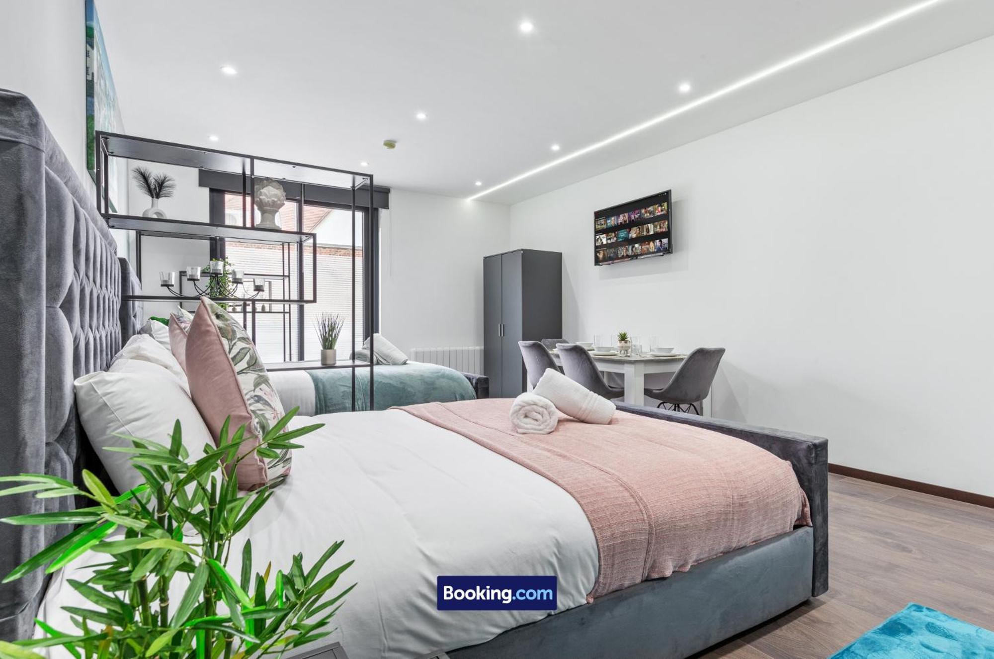 Stylish Studio Apt By Stay Smart Short Lets & Serviced Accommodation Woodstock With Free Wifi Londres Extérieur photo
