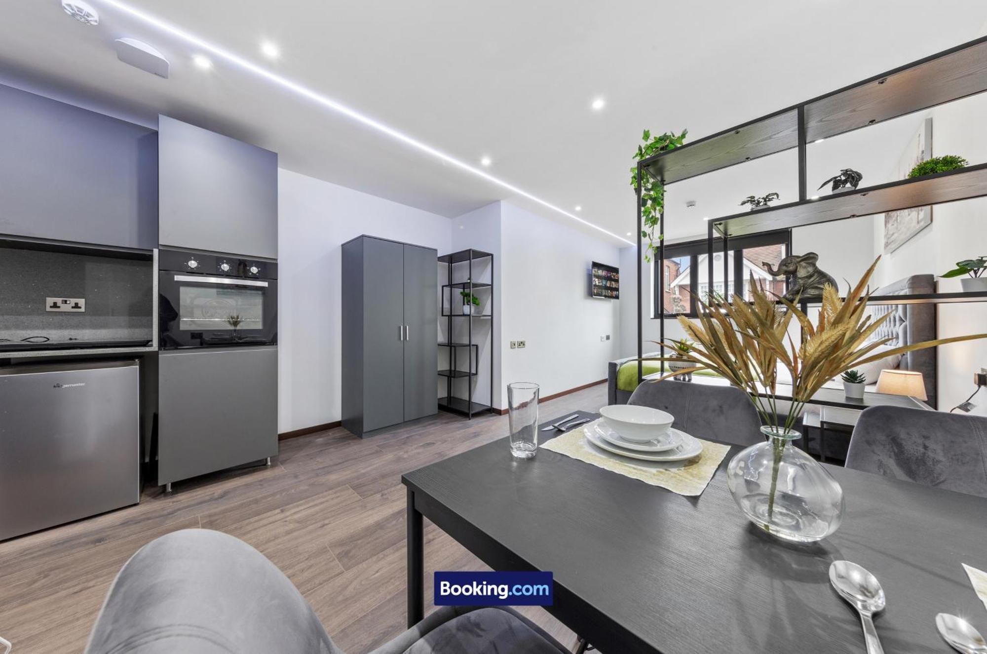 Stylish Studio Apt By Stay Smart Short Lets & Serviced Accommodation Woodstock With Free Wifi Londres Extérieur photo