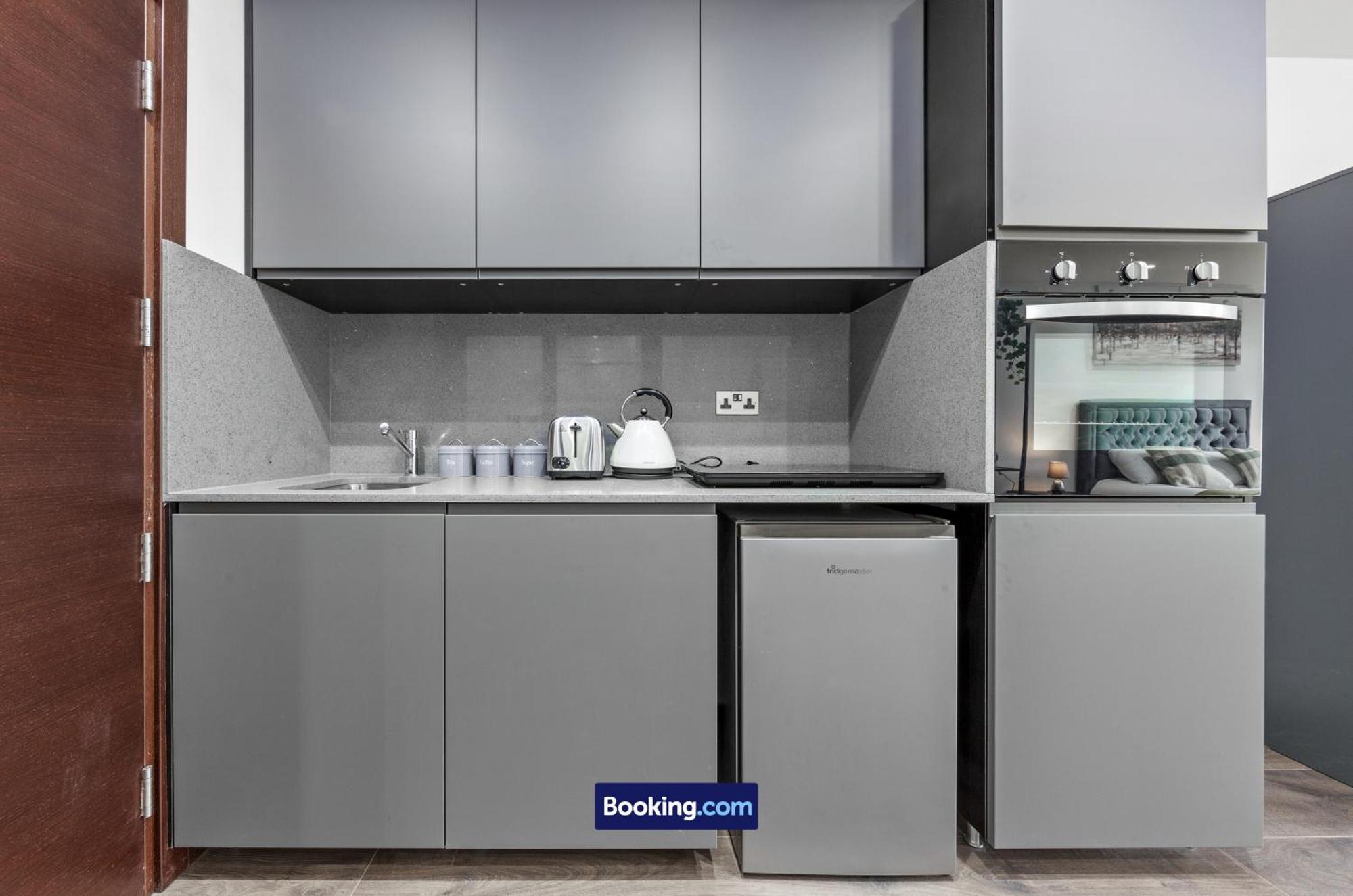 Stylish Studio Apt By Stay Smart Short Lets & Serviced Accommodation Woodstock With Free Wifi Londres Extérieur photo